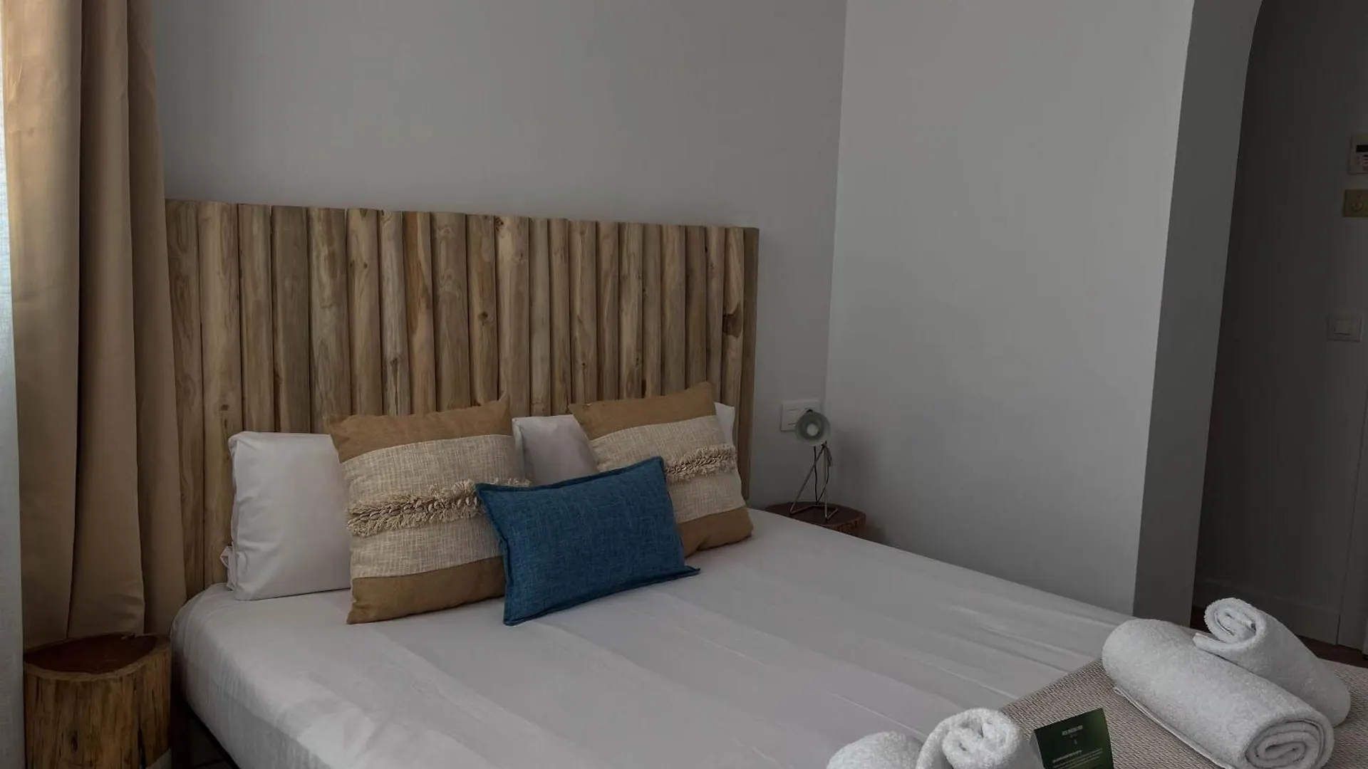 Hostal Ambos Mundos Barcelona Szálloda