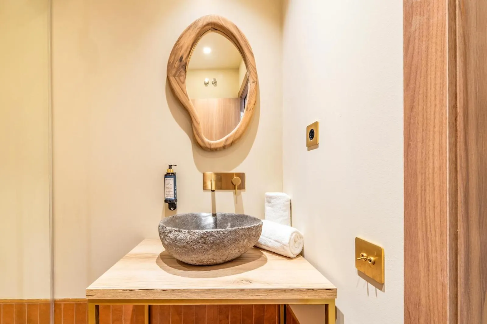 Hostal Ambos Mundos Barcelona Szálloda